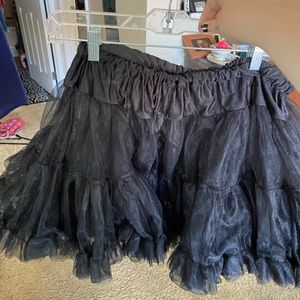 Short fluffy petticoat